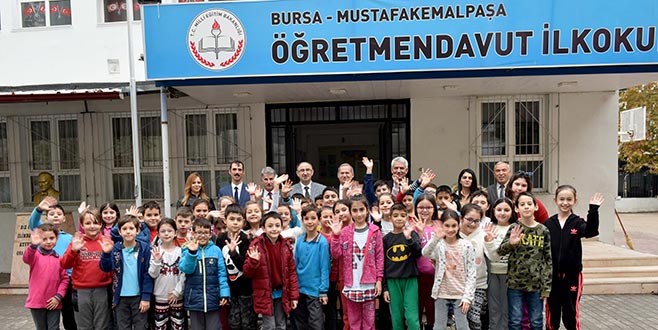 Belediyeden okullara eğitim seti desteği