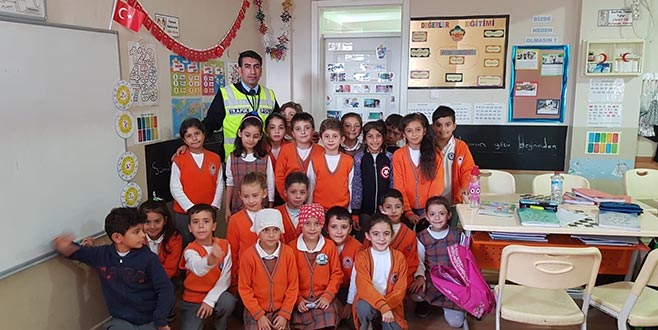 Minikler polis amcalarıyla buluştu Minikler polis amcalarıyla buluştu
