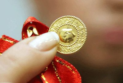 Vatandaş altında 250 lirayı bekliyor