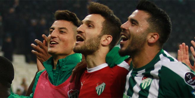 Bizler o tribünden geldik Bizler o tribünden geldik