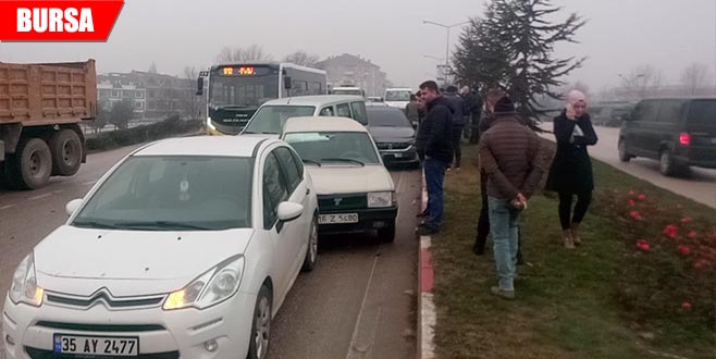 Zincirleme kaza: Çok sayıda araç birbirine girdi Zincirleme kaza: Çok sayıda araç birbirine girdi