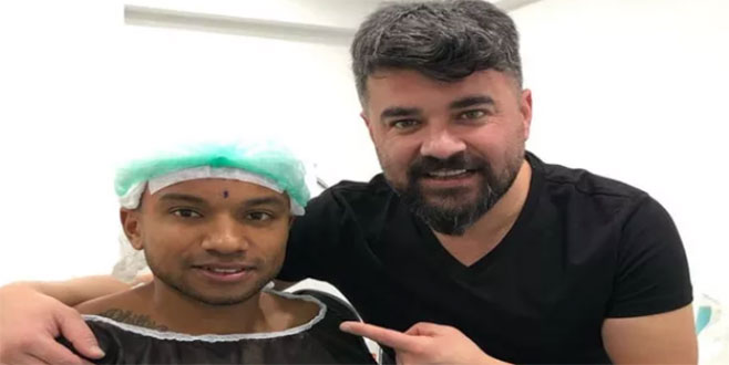 Önce feshetti sonra saç ektirdi Önce feshetti sonra saç ektirdi