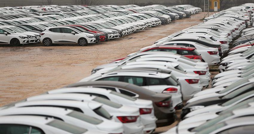 Otomobil satışlarında yılın 11 ayında 2017'nin aynı dönemine göre yerli