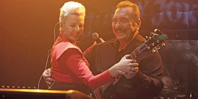 Ünlü ikiliden elektro dans