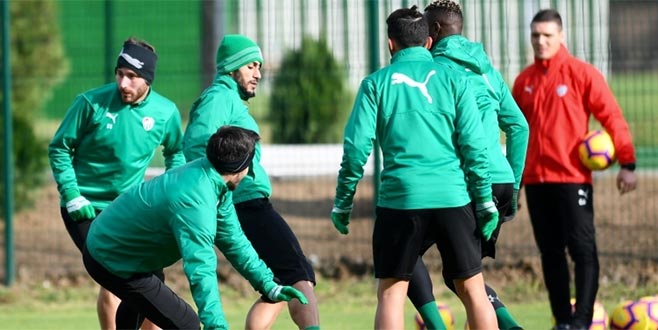 Bursaspor, Göztepe mesaisini Vakıfköy’de sürdürdü Bursaspor, Göztepe mesaisini Vakıfköy’de sürdürdü