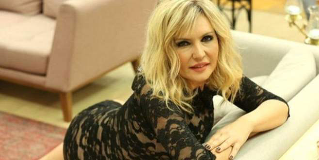 Seda Akgül’ün bacak pozu olay oldu! Seda Akgül’ün bacak pozu olay oldu!