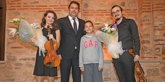 Genç viyola sanatçılarından muhteşem resital Genç viyola sanatçılarından muhteşem resital