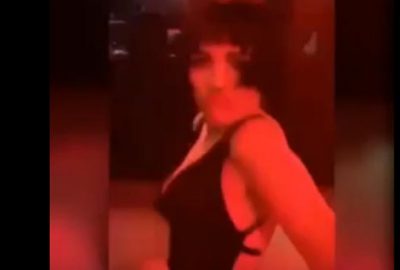 Bursalı ünlü oyuncu dansıyla geceye damga vurdu!