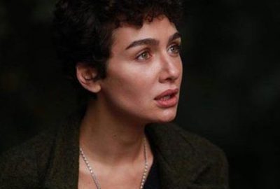 Güzelliğini ondan almış! İşte Ağlama Anne dizisinde oynayan Birce Akalay’ın annesi…