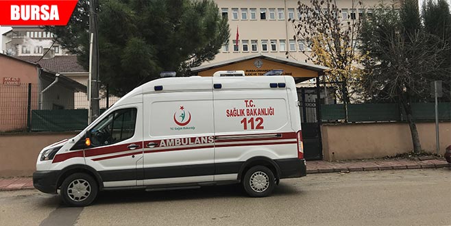 Depremden korkan liseli fenalaştı Depremden korkan liseli fenalaştı