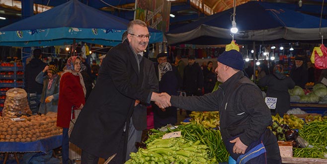 Özkan esnaf ile bir araya geldi