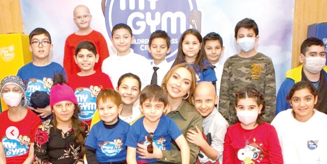 Kanserli çocuklara Hadise sürprizi