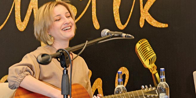 Ölene kadar sahnedeyim