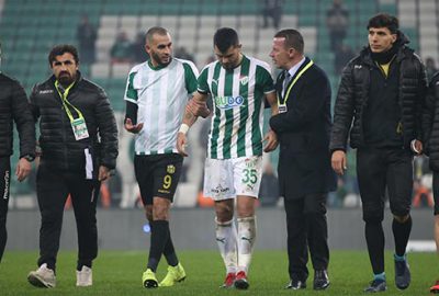 Hüngür hüngür ağladı