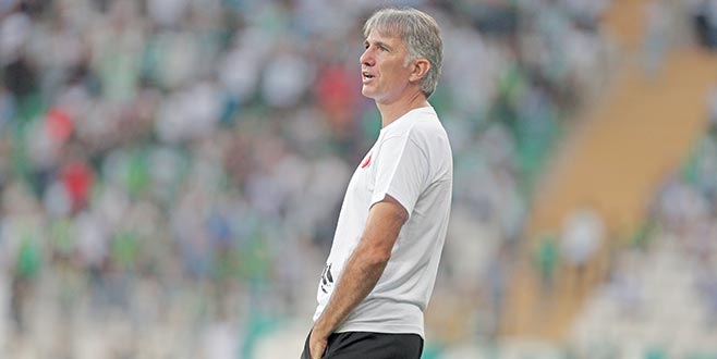 Gençler zirveden kopmadı Gençler zirveden kopmadı