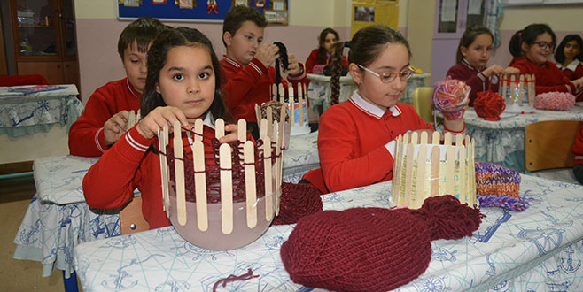 Minik eller yürekleri ısıtacak