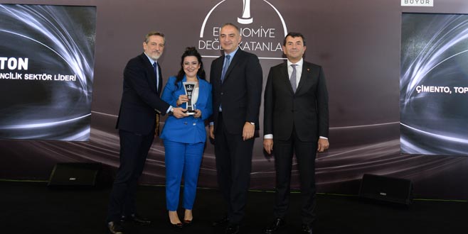 Bursa Beton, Ekonomiye Değer Katanlar 2018 Ödülü’nün sahibi oldu