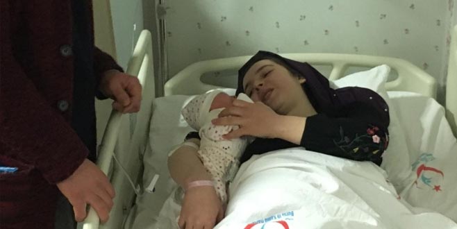 İnegöl’de yeni yılın ilk bebeği dünyaya geldi İnegöl’de yeni yılın ilk bebeği dünyaya geldi