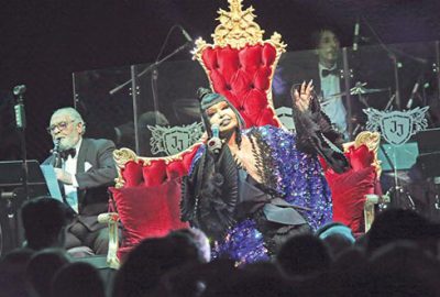 Diva’ya özel taht