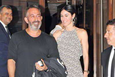 Defne’den sevgilisine para tokası