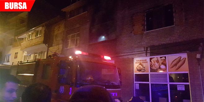3 katlı binada korkutan yangın