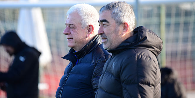 Saha içinde mini zirve Saha içinde mini zirve