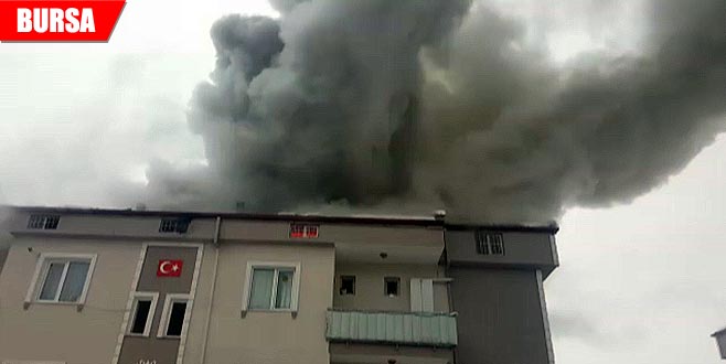 Çatıda çıkan yangın korkuttu Çatıda çıkan yangın korkuttu
