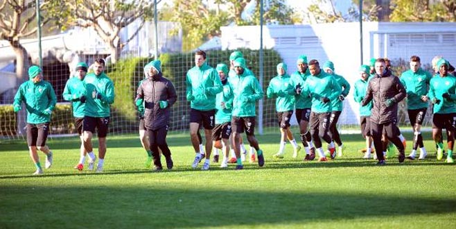 Bursaspor soğuk havada kondisyon depoladı Bursaspor soğuk havada kondisyon depoladı