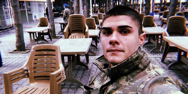 Ünlü oyuncu askerde