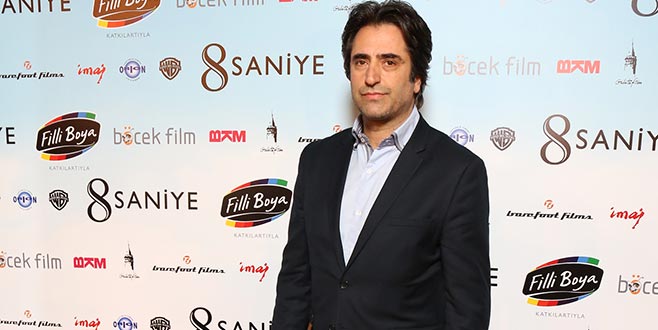 Sinema aşkından sahneye çıkmıyor