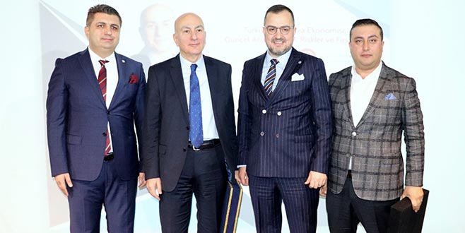 Yarını bile net göremiyorum