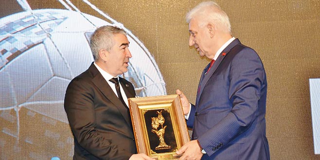 Gençlerimize güvenmeliyiz Gençlerimize güvenmeliyiz