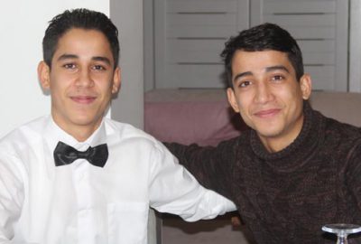 İkizi komi, kendisi ünlü