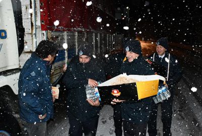 Karda mahsur kalanlara kumanya