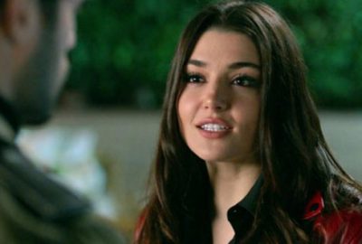 Hande Erçel ara verdiği setlere geri döndü!