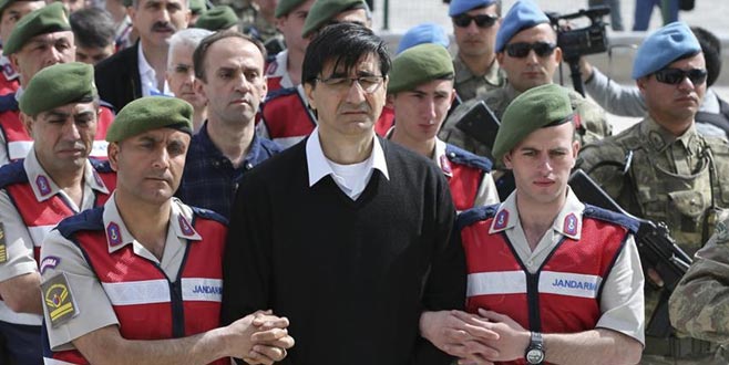 Darbeci generalin odasından ‘Türkiye’yi bölme planı’ çıktı Darbeci generalin odasından ‘Türkiye’yi bölme planı’ çıktı