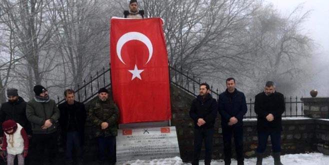 Genci, yaşlısı karda şehitler için yürüdü Genci, yaşlısı karda şehitler için yürüdü