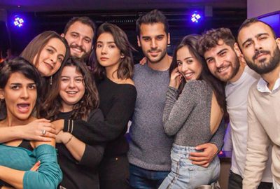 Ünlü oyuncuya sürpriz kutlama