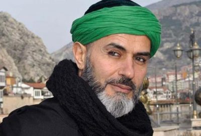 Eski manken, farenin içinden yüzük çıkarıp eşine evlilik teklifi etti!