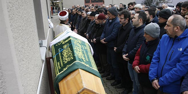 Engelli genç göz yaşlarıyla uğurlandı Engelli genç göz yaşlarıyla uğurlandı