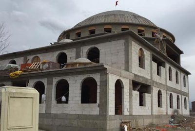 Kabloları yakıp, bakır telleri çaldılar