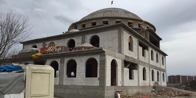 Kabloları yakıp, bakır telleri çaldılar Kabloları yakıp, bakır telleri çaldılar