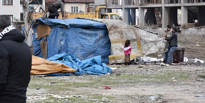 Kaçak baraka ve ahırlar yıkıldı Kaçak baraka ve ahırlar yıkıldı