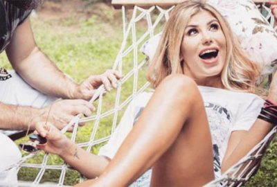 Bacak tüylerini aldırdığı anları paylaştı! Sosyal medyada olay oldu