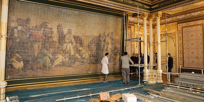 Dev tablo yeni yerine özenle taşındı