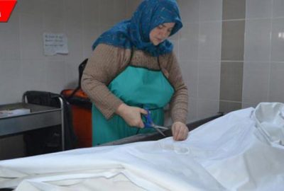 Bir çok kişi korkarken o 32 yıldır bu işi yapıyor