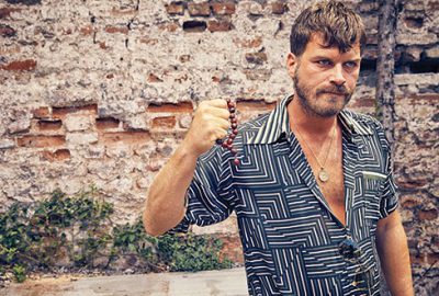 Övgülere sessiz kalmadı