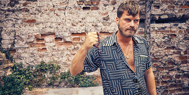 Övgülere sessiz kalmadı