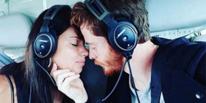 Tüm bağlarını kopardı