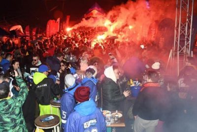 Binlerce kişi akın etti! Ünlü şarkıcı Bursa’yı çoşturdu!